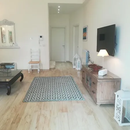 Candida's House * ألغيرو